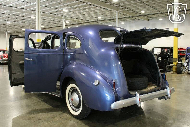 1939 Packard Six