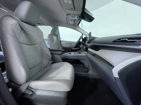 2023 Toyota Sienna LE 8-Passenger