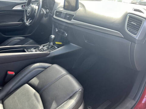 2017 Mazda MAZDA3 Touring