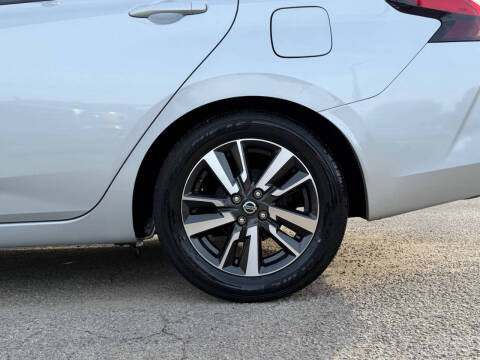 2021 Nissan Versa SV