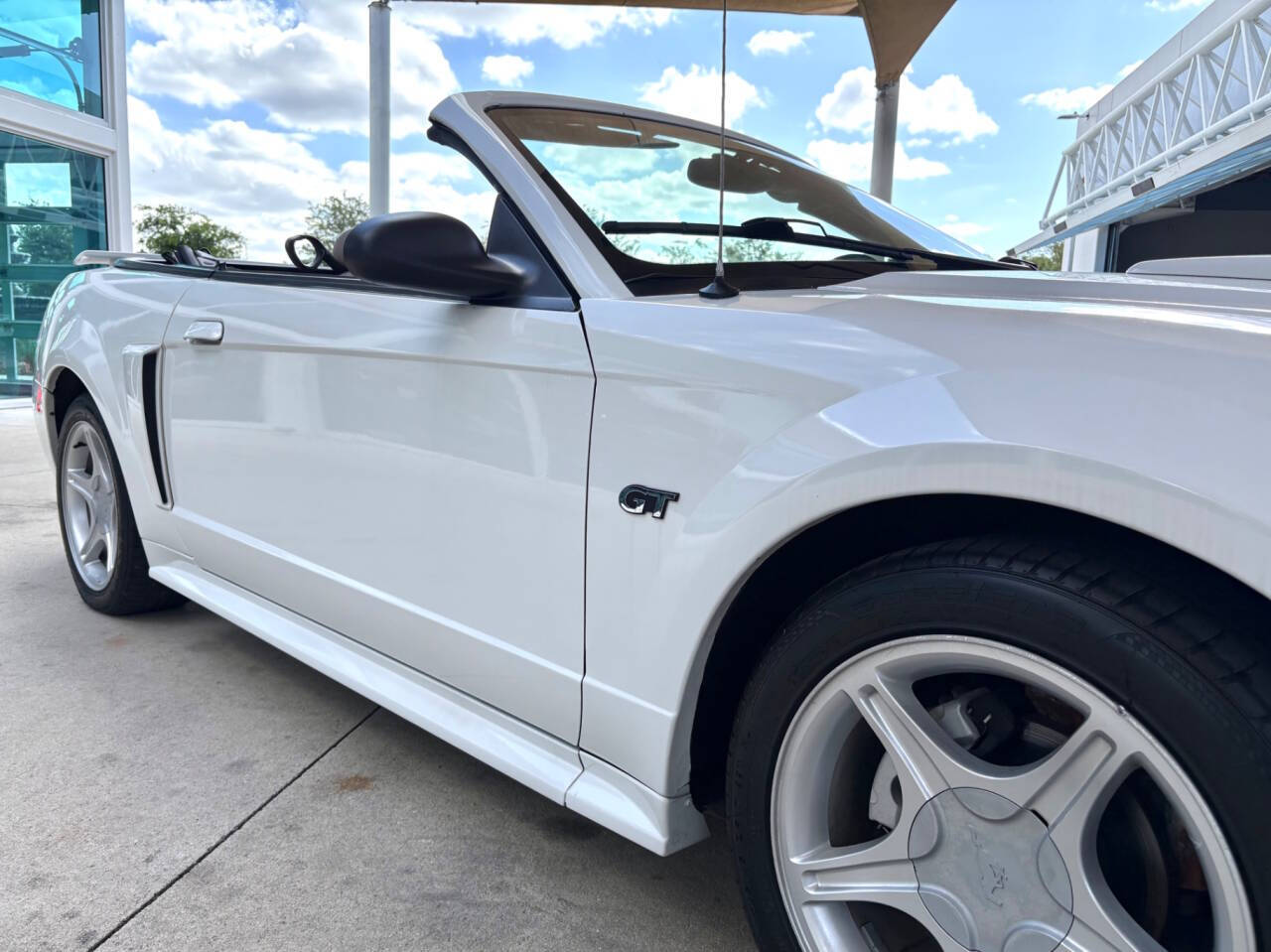 2001 Ford Mustang 18