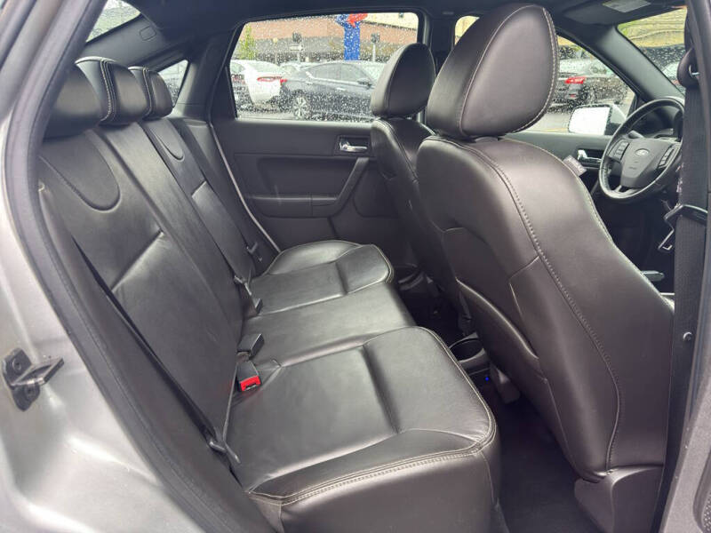 2009 Ford Focus SES