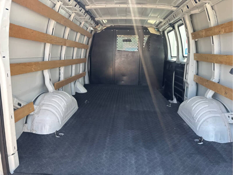 2024 GMC Savana 2500