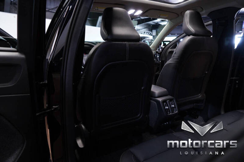 2024 Volvo XC40 B5 Plus Dark Theme