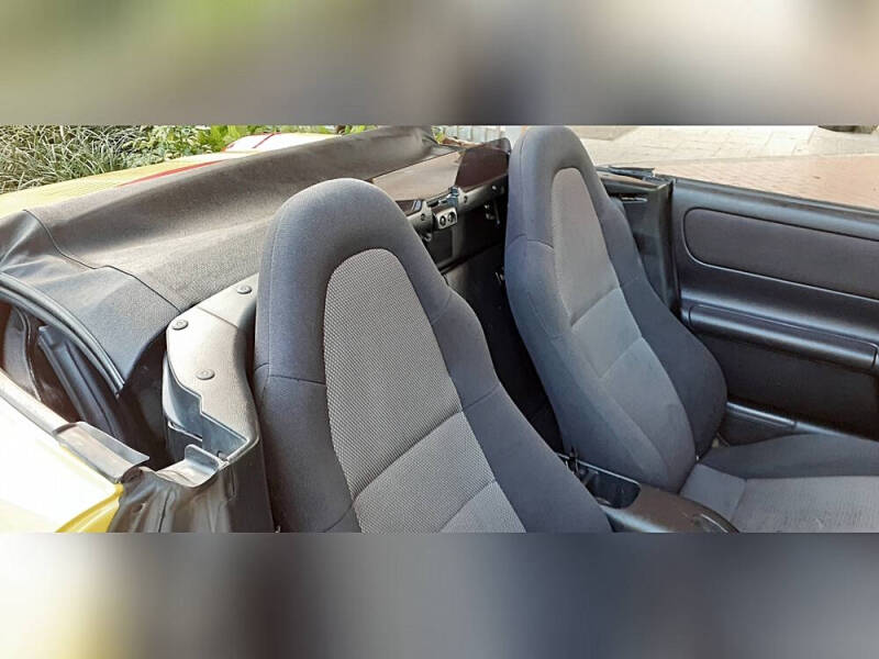 2001 Toyota MR2 Spyder