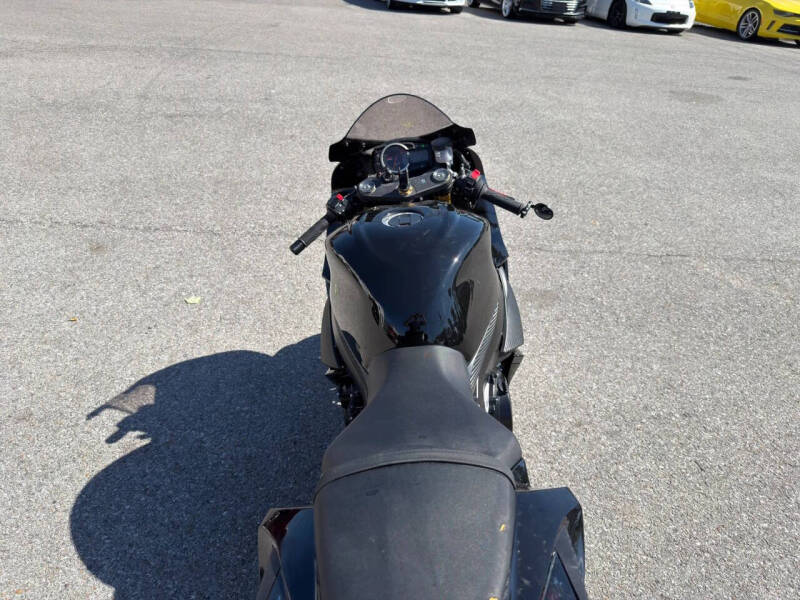 2025 Suzuki GSX-R750M5