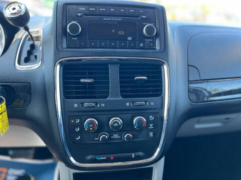 2014 Dodge Grand Caravan SE 30th Anniversary