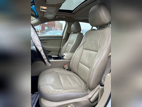 2013 Ford Taurus SEL