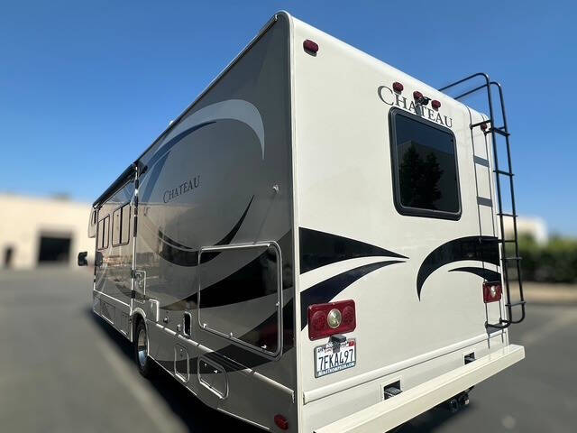 2014 Thor Motor Coach CHATEAU 31L
