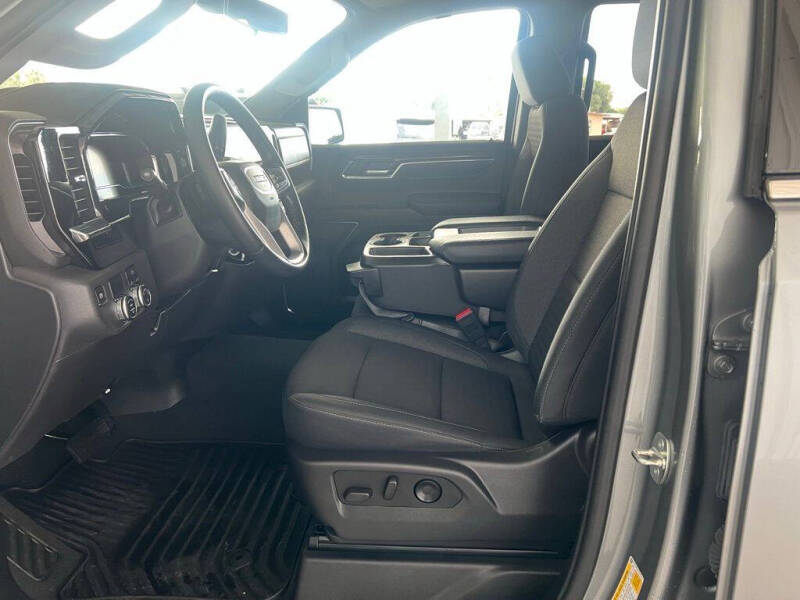 2024 GMC Sierra 1500 SLE