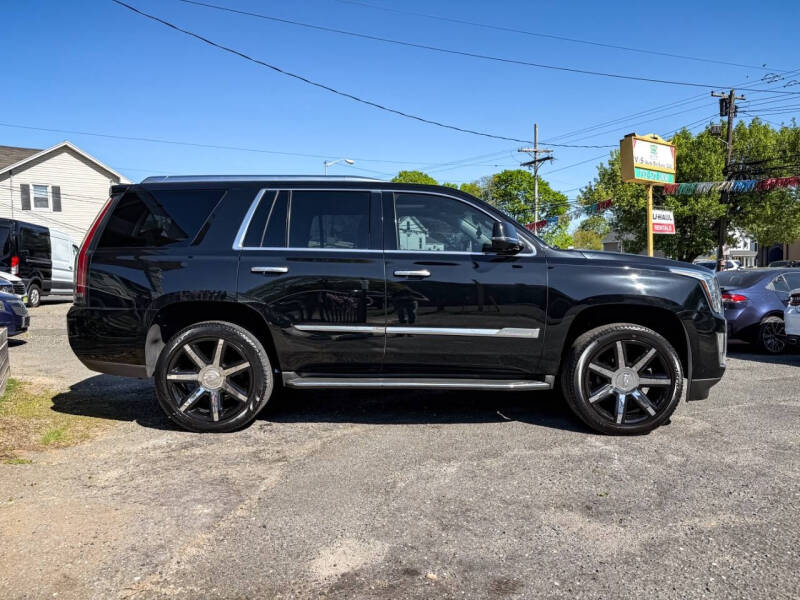 2016 Cadillac Escalade Luxury Collection