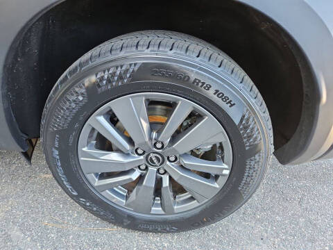 2025 Nissan Pathfinder SV