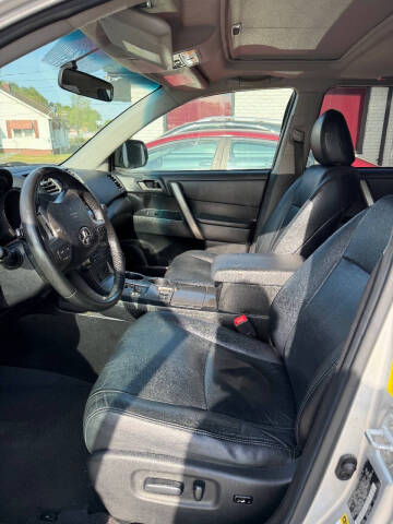 2010 Toyota Highlander SE
