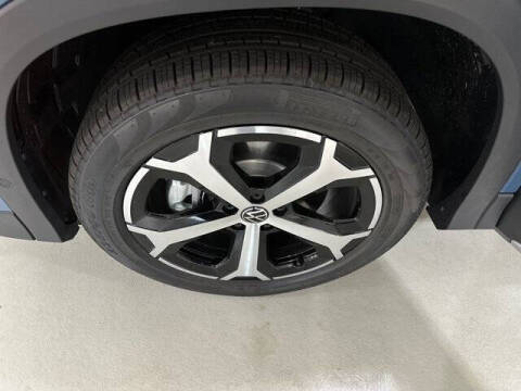 2025 Volkswagen Tiguan SE 4Motion