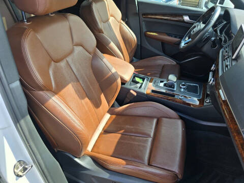 2018 Audi Q5 2.0T quattro Premium Plus