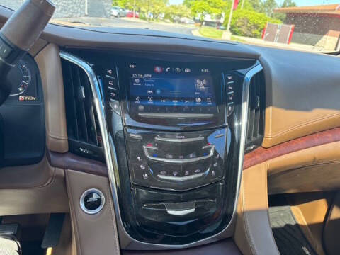 2015 Cadillac Escalade Platinum