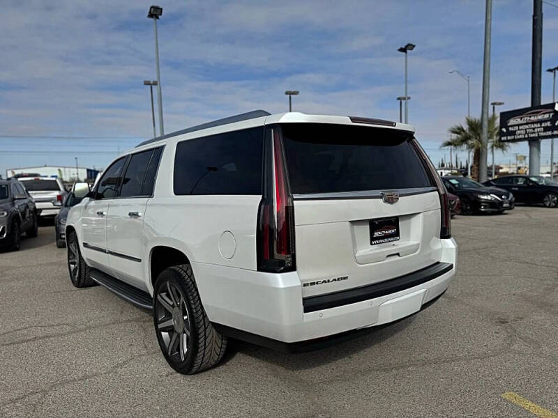 2016 Cadillac Escalade ESV Luxury Collection