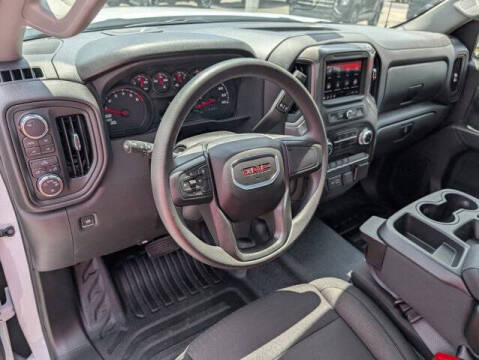 2025 GMC Sierra 1500 Pro