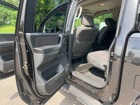 2012 Nissan Titan SV