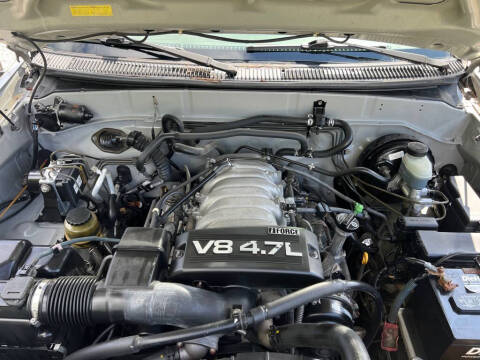 2004 Toyota Sequoia SR5
