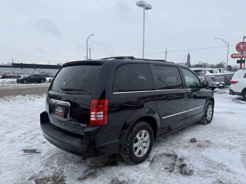 2010 Chrysler Town and Country Touring