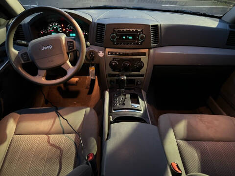 2005 Jeep Grand Cherokee Laredo