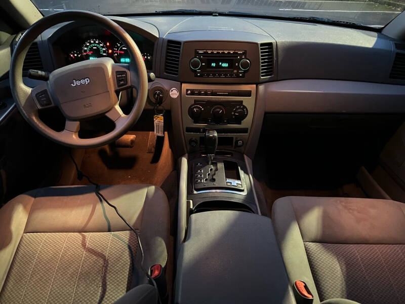 2005 Jeep Grand Cherokee Laredo