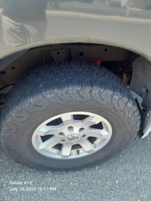 2004 Nissan Titan LE