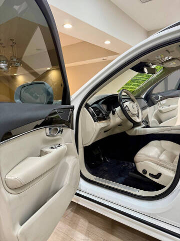 2018 Volvo XC90 T5 Momentum 7-Passenger