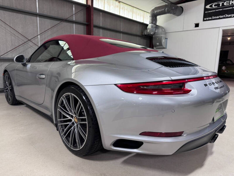 2018 Porsche 911 Carrera 4