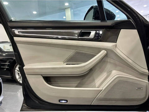 2017 Porsche Panamera Turbo