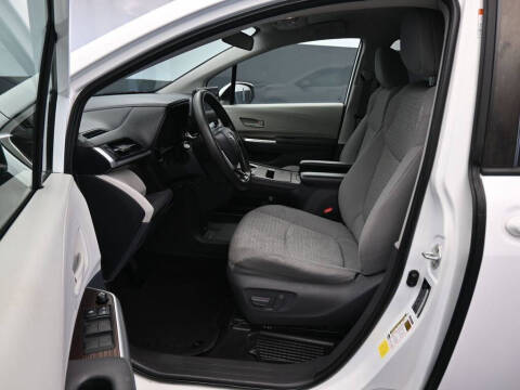 2021 Toyota Sienna LE 8-Passenger