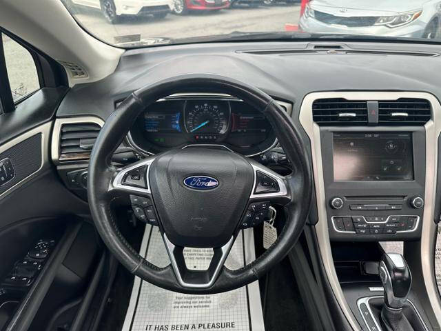 2016 Ford Fusion SE