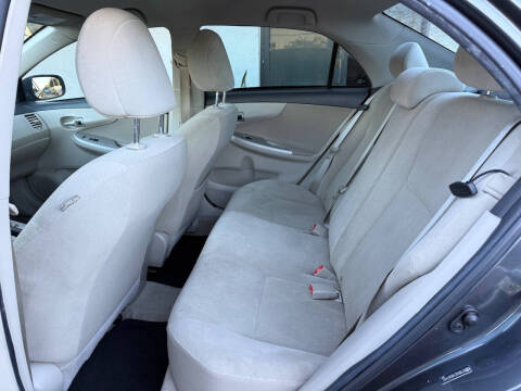 2011 Toyota Corolla LE