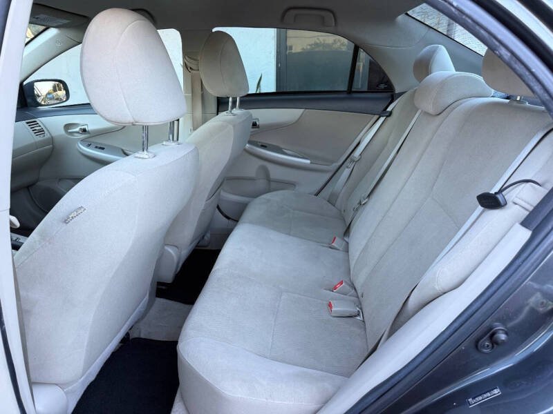 2011 Toyota Corolla LE