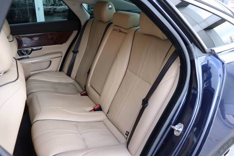 2016 Jaguar XJ R-Sport