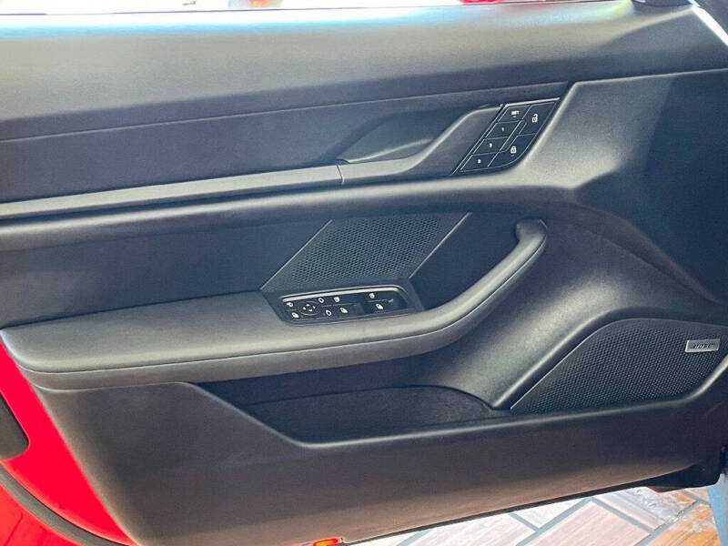 2025 Porsche Taycan 4S