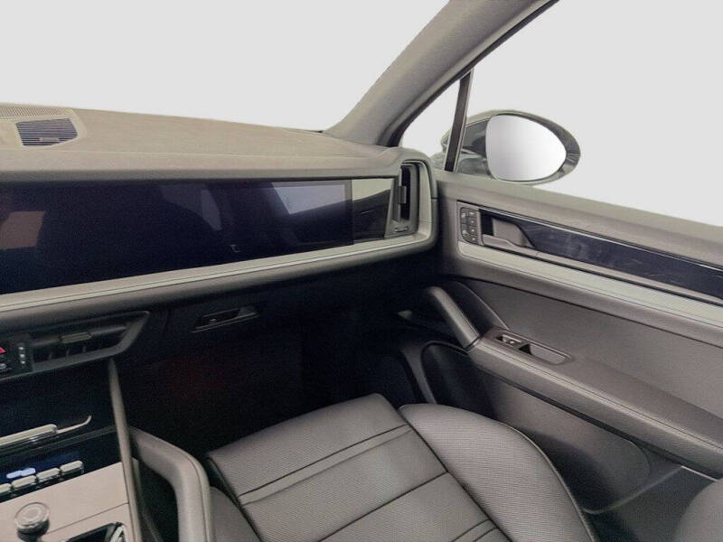 2025 Porsche Cayenne S