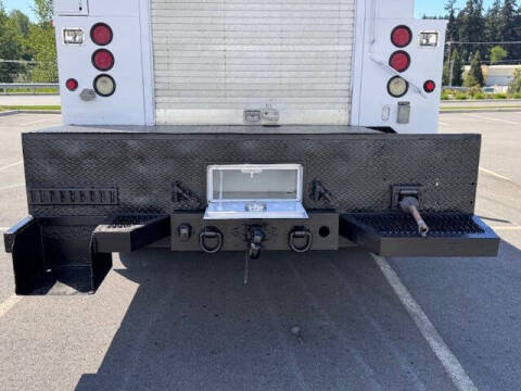 2011 Freightliner M2 106