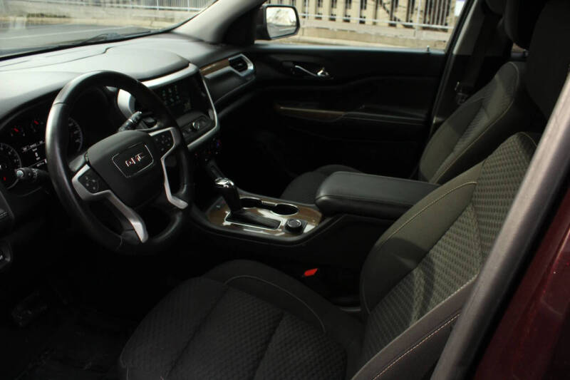 2017 GMC Acadia SLE-2