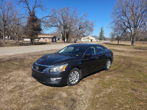 2015 Nissan Altima for sale at Nelsons Auto Sales in Park Hills MO