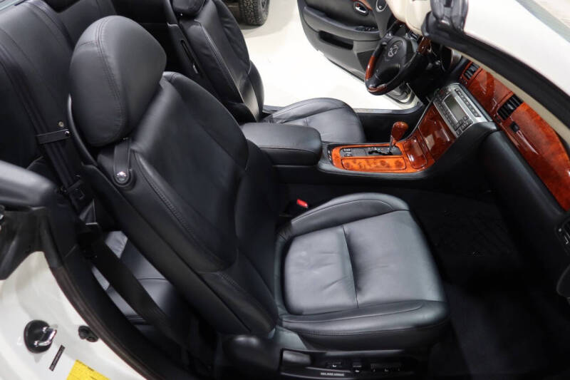 2005 Lexus SC 430