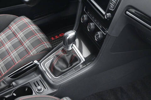 2017 Volkswagen Golf GTI Sport