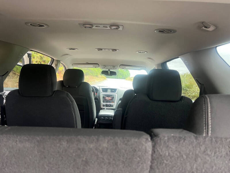 2015 GMC Acadia SLE-2