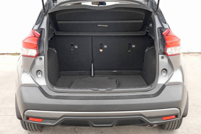 2018 Nissan Kicks SR