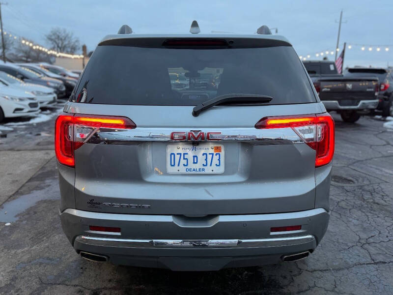 2023 GMC Acadia Denali