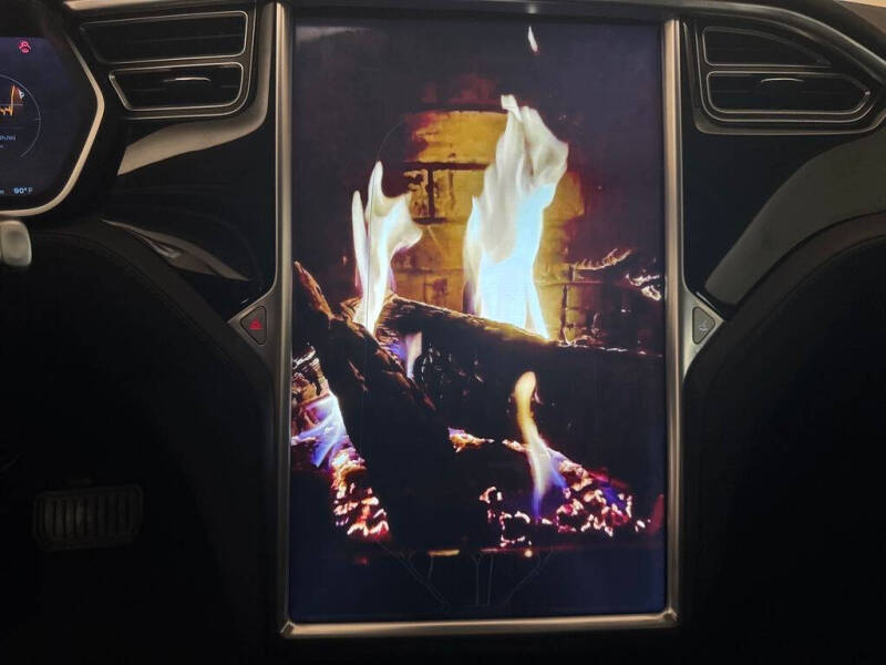2015 Tesla Model S 70D