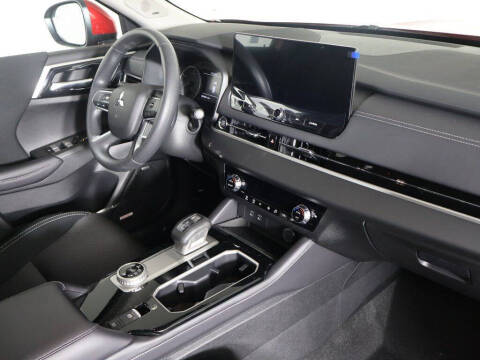 2026 Mitsubishi Outlander ES