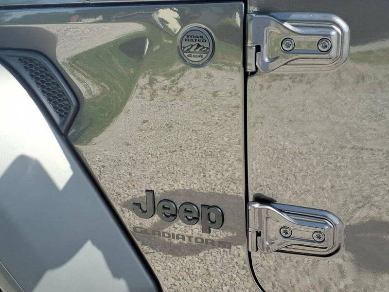 2026 Jeep Gladiator Sport