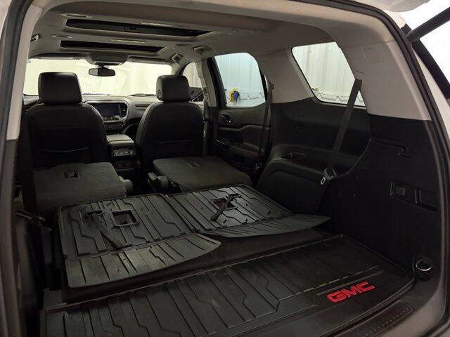 2022 GMC Acadia AT4